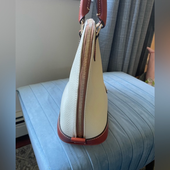 Dooney and Bourke bag - Picture 4 of 8